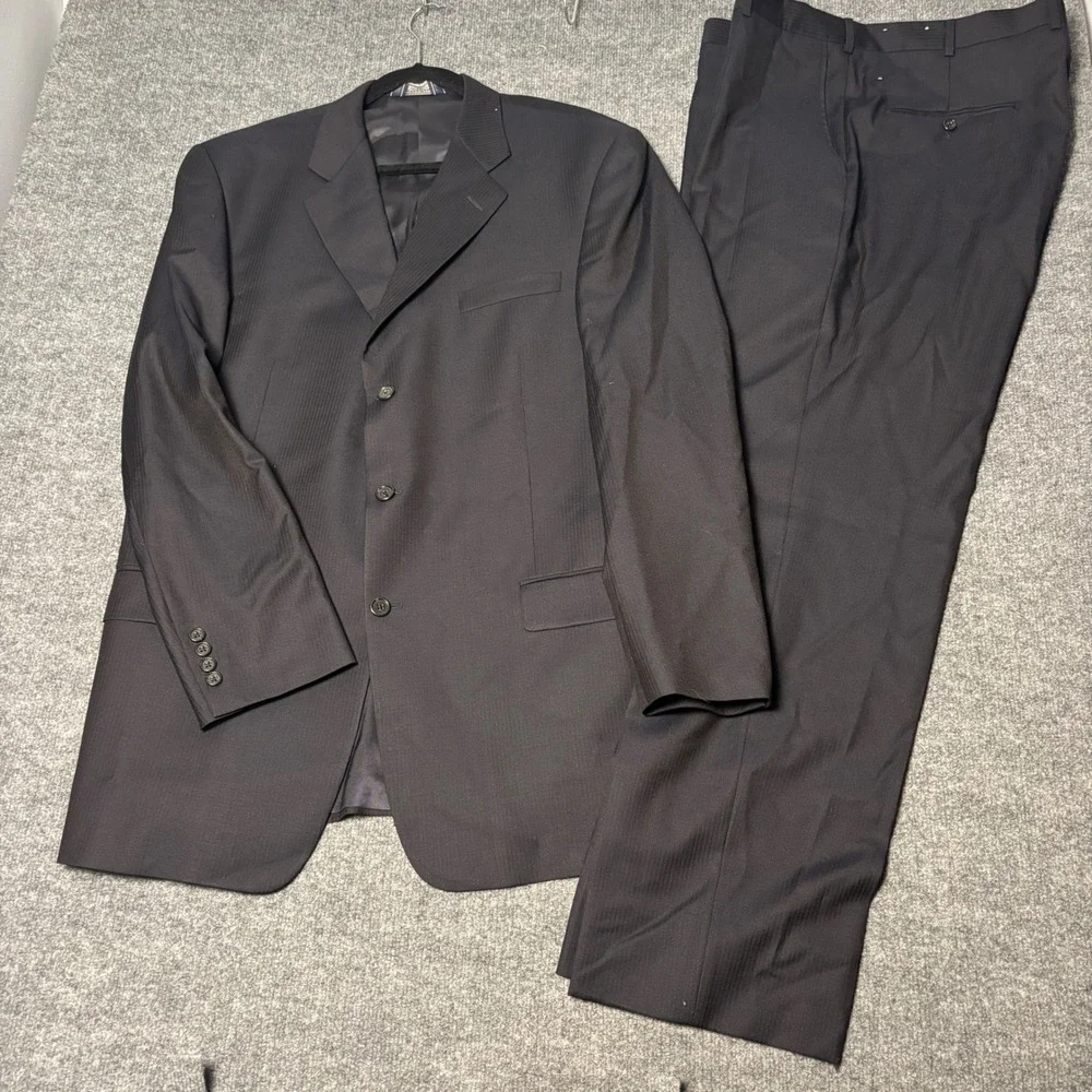 Gieves &‎ Hawkes men's two piece  100% Worsted Wool Mens Black pinstripe Suit